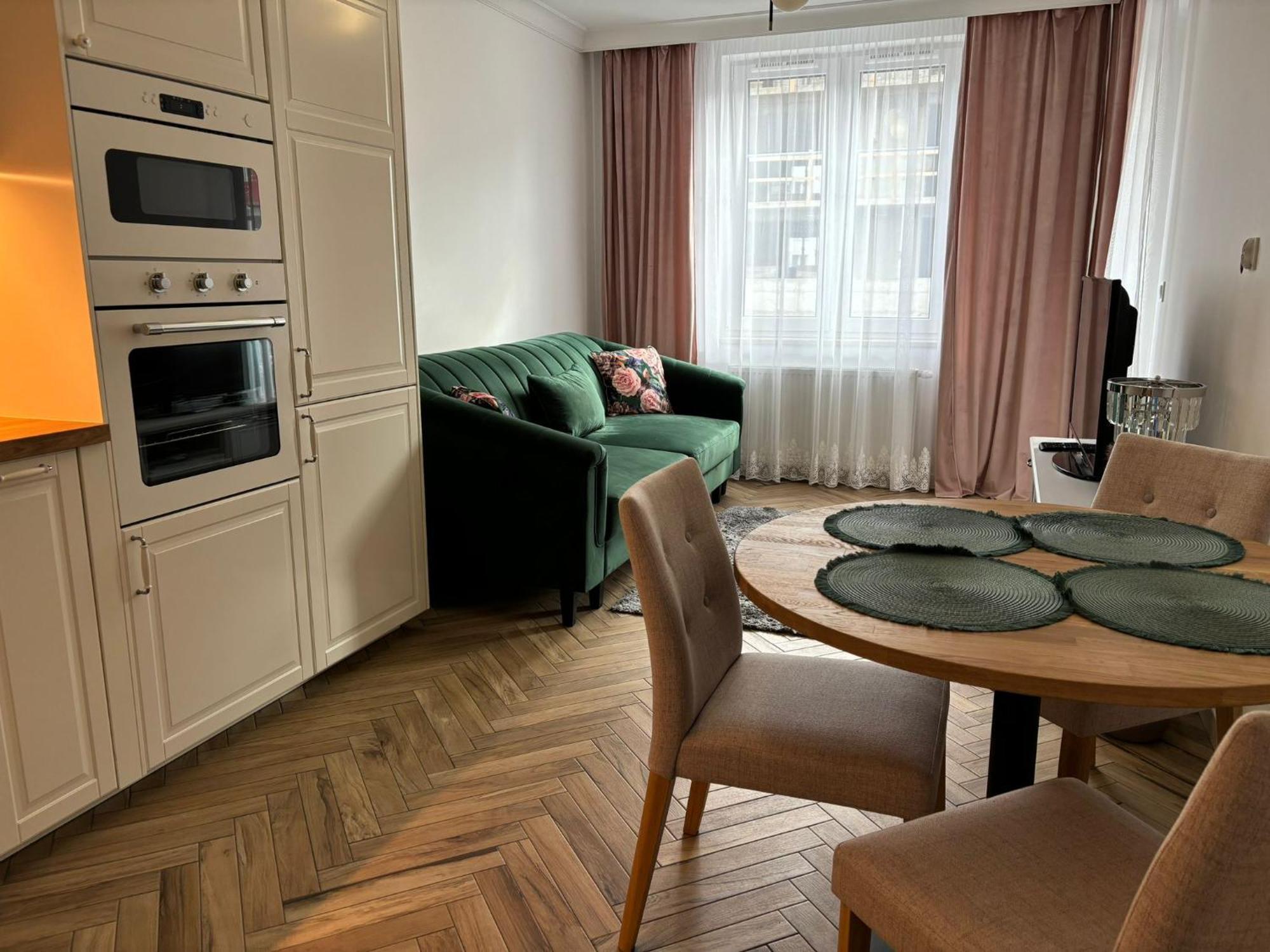 Apartamenty W Centrum Bialegostoku Z Parkingiem W Garazu Podziemnym Белосток Экстерьер фото